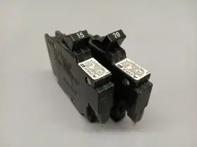 American Fpe 662324118443 Lot Of 2 15&20 Amp Single Pole Circuit Breakers Stab-lok