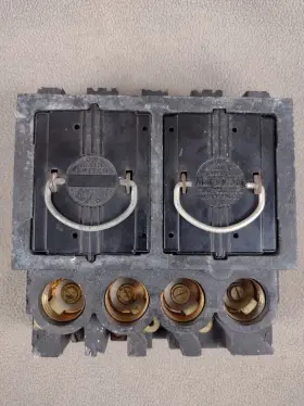 456-8 American Switch Corp Swtch Duel Main Range Fuse Block Pull Out Type Pn