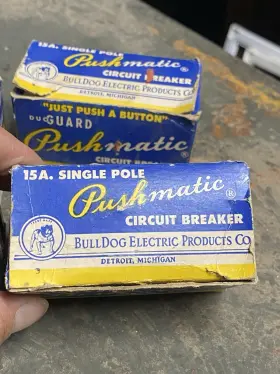 4-vtg Bulldog 31115 Lot Nos 15 Amp Single Pole 120 Vac Pushmatic Circuit Breaker