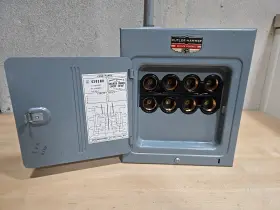 4383h8 Cutler-hammer Vintage Fuse Panel Box 8 Circuit 60 Amp 125/250v Made Usa