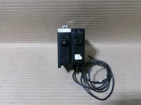 Bab1015s Cutler Hammer New Ba 1 Pole 15 Amp 120/240v Circuit Breaker Shunt Trip