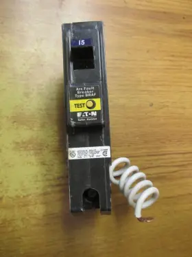 Br115af Cutler-hammer Arc Fault Circuit Breaker 1 Pole 15 Amp Cat# ... Ty-163