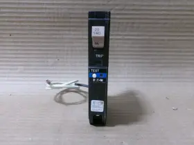 66c1478g10 Eaton Ch 1 Pole 20 Amp 120v Caf/gf Circuit Breaker