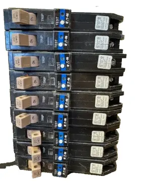Chfafgf120 Eaton Lot Of 9 Circuit Breaker 1-pole 20a Dual Function Afci/gfci