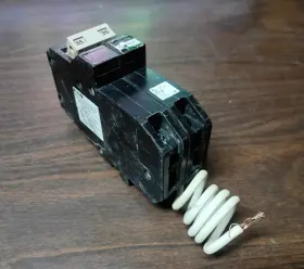 Eaton Chn235gf Circuit Breaker Gfci 35 Amp 2-pole Pre-owned Great Shape