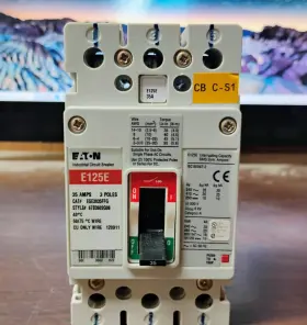 Ege3035ffg Eaton Circuit Breaker 35 Amp 3-pole Pre-owned Excellent Shape