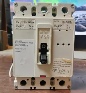 Fdb3200kw Eaton Circuit Breaker 200 Amp 600vac 3-pole Pre-owned Good Condition