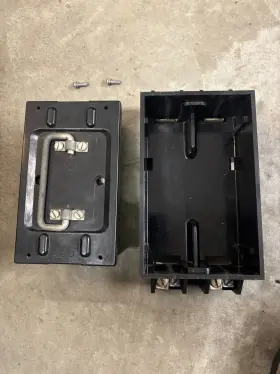 30602 Ge 30603 2p 100a Pt Fuse Pullout And Block