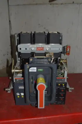 Akru-7d-30s Ge General Electric 800a Circuit Breaker With Rms-9 Micro Versa Trip