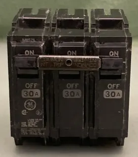 E11592 Ge General Electric 3 Pole 30a Circuit Breaker