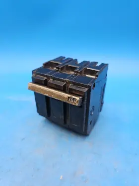 Thql32100 Ge General Electric 3 Pole 100 Amp Plug On Circuit Breaker. Chip