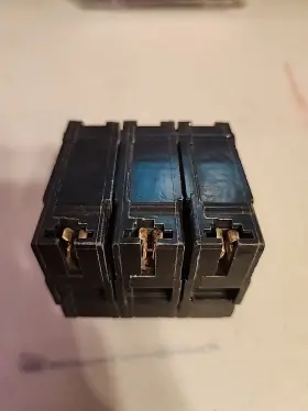 Thql32030 General Electric 30 Amp 3 Pole Circuit Breaker Used #3