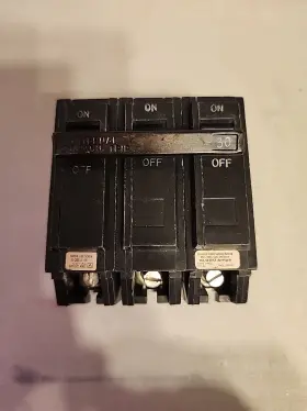 Thql32030 General Electric 30 Amp 3 Pole Circuit Breaker Used
