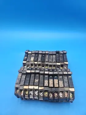Tqp-120 General Electric Lot Of 24 Ge Type Tqp 1 Pole Circuit Breakers. Tqp120 Tqp115