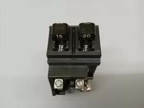 P1520 Ite Seimens Gould Bulldog Pushmatic Siemens Twin 15 And 20 Amp Duplex Circuit Breaker Chipped #2