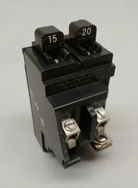 P1520 Ite Seimens Gould Bulldog Pushmatic Siemens Twin 15 And 20 Amp Duplex Circuit Breaker Chipped