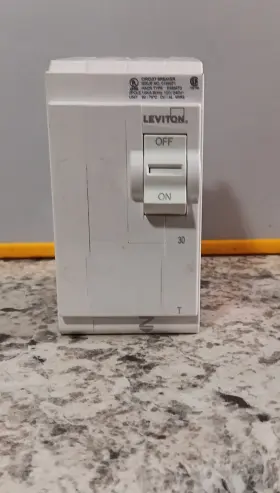 E898870 Leviton 30a 120/240v White Circuit Breaker Panel Mount On/off Switch