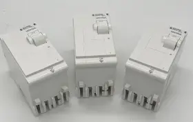 Lb240-t Leviton 3 Pcs 40a 2-pole Plug-on Branch Circuit Breaker 2 Pole