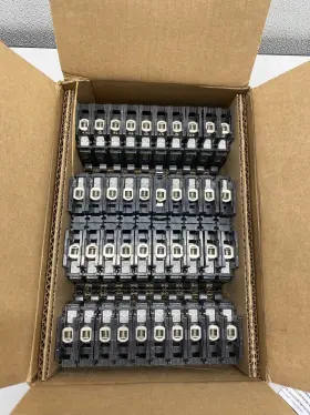 Qou120b Schneider Electric Lot Of 40 Square D Mini Circuit Breakers