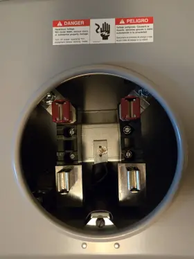 Mc2040b1200s Siemens 040892999679 20 Space 40 Circuit 200-amp Surface Mount Meter Load Center #2