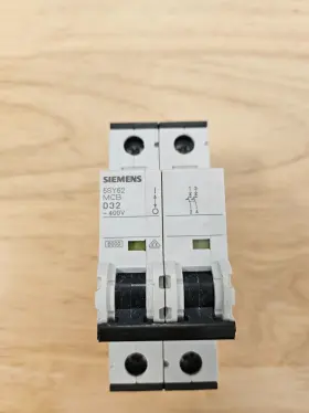 5sy6232-8cc Siemens 5sy6232-8 One 1 Used Ac Miniature Circuit Breaker Mcb 2p 32a D32