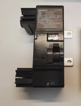 Mbk225a Siemens 8lmy2 225-amp Main Circuit Breaker For Ultimate Type Load Center Inch Box Opened
