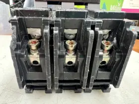 B320hh Siemens Type Hbl 20 Amp Circuit Breaker 240 Vac 3 Pole - Flaw #2