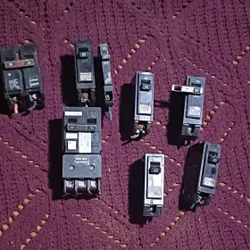 Q215 Siemens Qp Circuit Breakers Lot Of 8 20a-50a 120/240v Plug-in On/off Switch