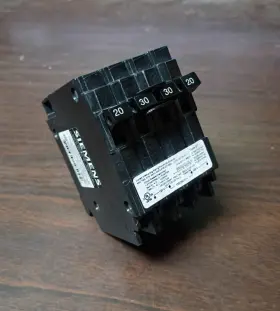 Siemens Q22030t Circuit Breaker Triplex 2x20a 1-pole 1x30a 2-pole New No Box
