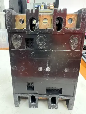 Qj23b100h Siemens 100 Amp Circuit Breaker 240 Vac 3 Pole #3