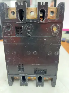 Qj23b200h Siemens 200 Amp Circuit Breaker 240 Vac 3 Pole #3