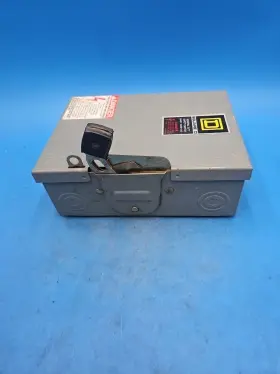 D211n Square D Company Fusible Safety Switch 30 Amp Plug Fuse 120/240 Volts Ac Indoor #3