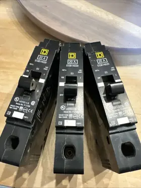 Egb14020 Square D Circuit Breaker 20 Amp 120/240/277 Vac 1 Pole Lot Of 3