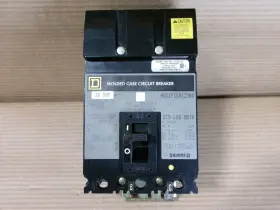 Fa34030 Square D Fa 3 Pole 30 Amp Circuit Breaker Flawed Ak36