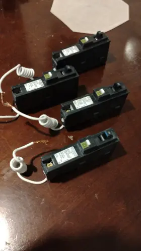 Hom120cafi Square D 1 Pole 20 Amp 120 240v Plug In Afci Combination Breaker Lot Of 4
