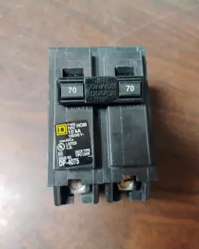 Hom270cp Square D Circuit Breaker 70 Amp 120/240v 2-pole Plug-in New