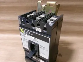 Ka36125mt Square D Ka 3 Pole 125-am 600v Circuit Breaker Relabeled Flawed #2