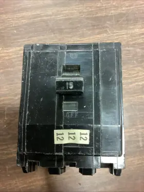 Lp-7348 Square D 15 Amp Three Pole 3 Circuit Breaker E38