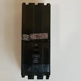 Q1l-3 Square D Q1l-3/5 Visi-trip Circuit Breaker 15a 3-pole 240v Bolt-on