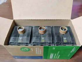 Qob330 Square D Circuit Breaker 30 Amp 240vac 3-pole New Lot Of 3