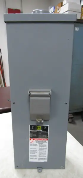 Qom2-2225nrb Square D New 225amp Max Circuit Breaker Enclosure 120/240 Vac