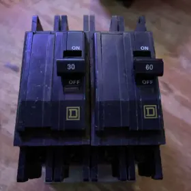 Qou2605265b Square D 2 Qty 120 / 240 V Breakers Pole 30 Amp 60 On Mounting Bracket