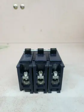 Tb390 Thomas & Betts Challenger C390 Circuit Breaker 90 Amp 3 Pole Chipped #2