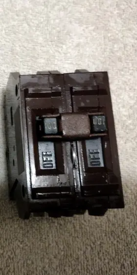 A2100 Wadsworth 100a 2p 240v Main Circuit Breaker Listing Is For 1 3 Available