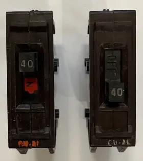 A40m Wadsworth Lot Of 2 40 Amp Single Pole Circuit Breakers Metal Feet Bench Tested