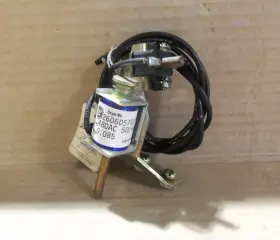 2606d57g16 Westinghouse New Shunt Trip 480vac 50/60hz 0.085 Amps Ak